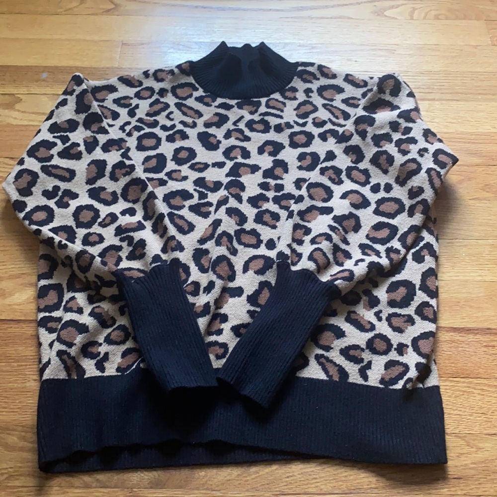 Rachel Zoe 🐆 Leopard Turtleneck Sweater Sz M
